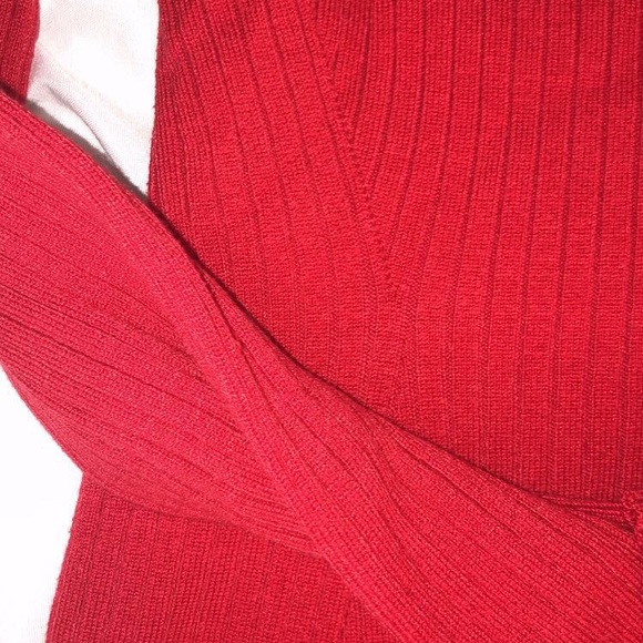 Red top - Picture 5 of 6